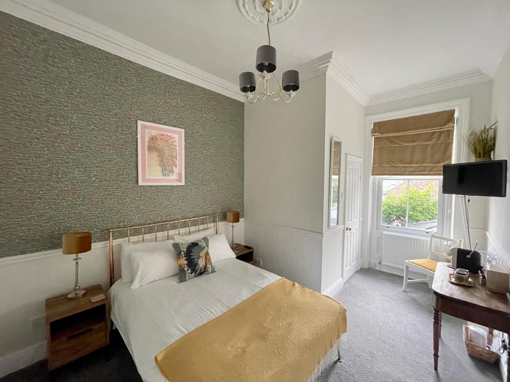 The Bishop And The Bison Bed & Breakfast York Bilik gambar